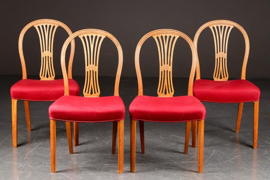 4 Hepplewhite chairs, solid oak, 1930s by Frits Henningsen