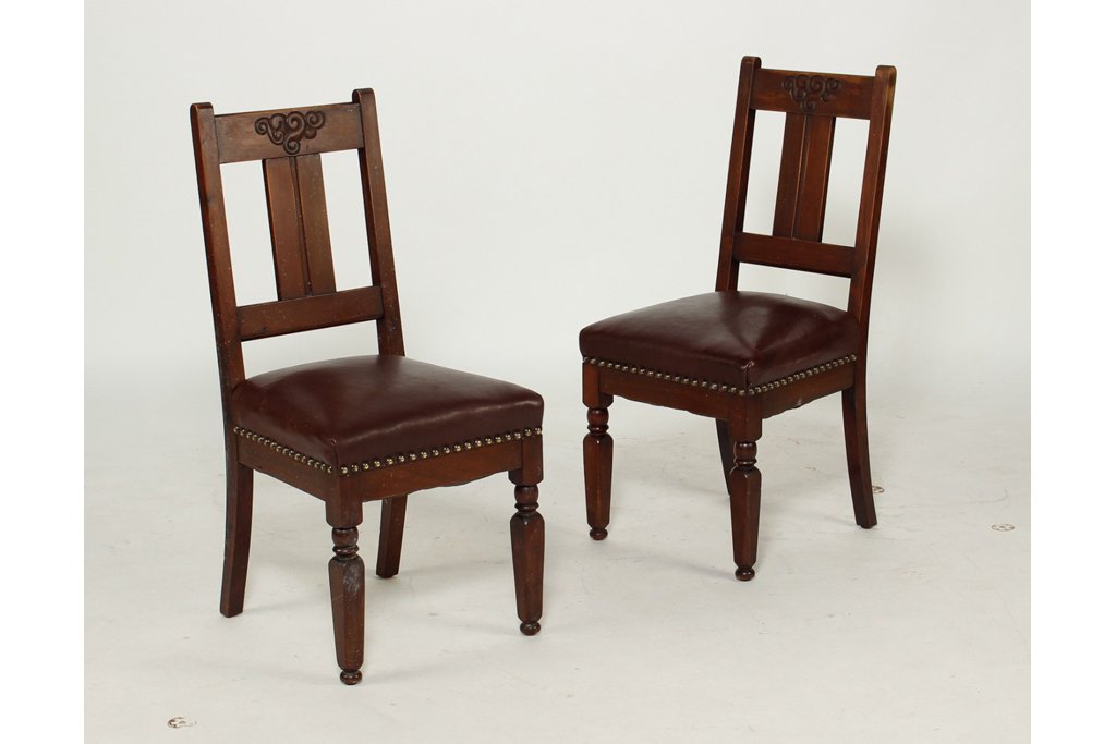 set of 2 chairs, oak, red leather, Thorvald Bindesböll, attr., w: 58cm sh: 46cm h: 115,5cm