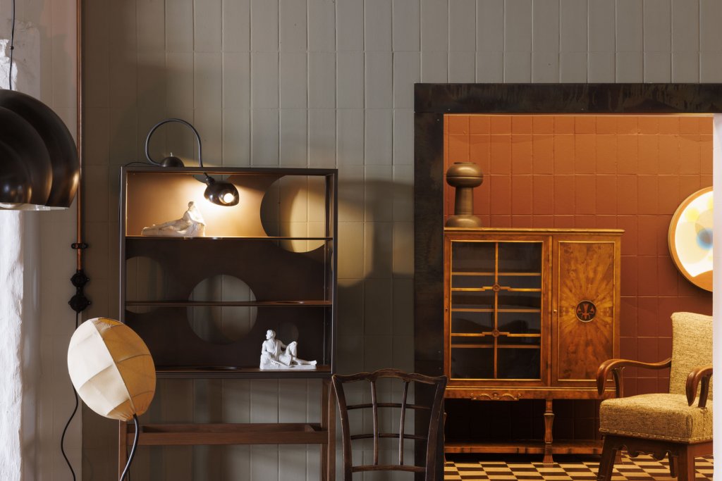 left: Hanging lamp: ST 80 + table lamp: "Egg in the wind" + cabinet "Freefall" by Konrad Friedel, Vienna - chairs by Otto Prutscher for Thonet + Hugo Gorge - bookcase: flamed birch, 1930s