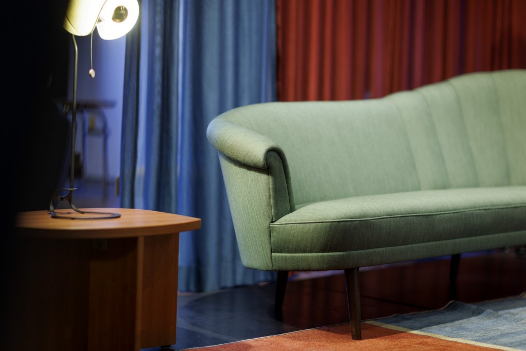 Carl Malmsten Lundeqvist sofa & Jättepaddan armchair in our showroom