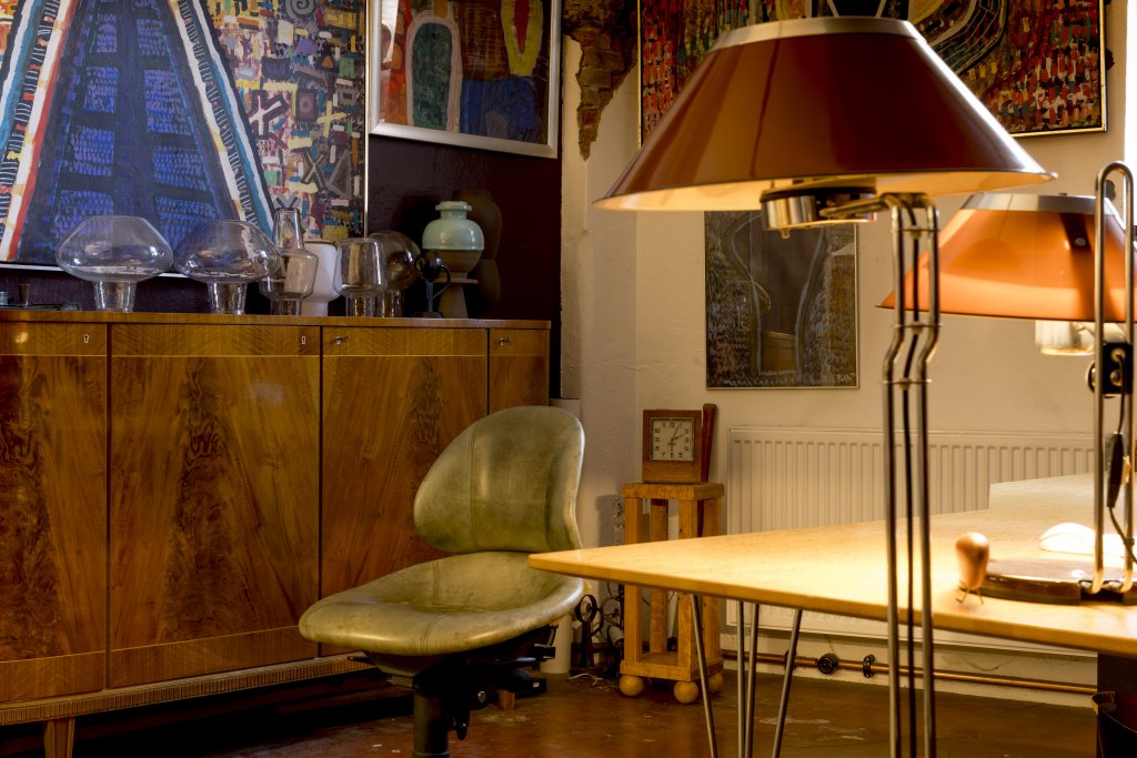 f.l.t.r.: sideboard, 1940's, mahogany, Sweden - several lamps on sideboard by Gunnar Asplund, working chair by Bruno Mathsson - floor + table lamp by Per Sundstedt